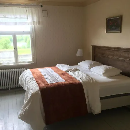 Guest house Kumpunen 4*